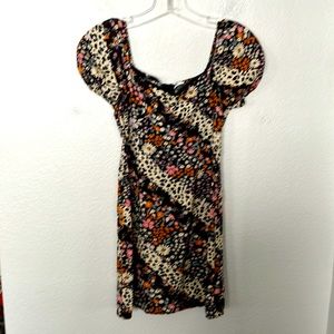🖤🌸CUTE LITTLE MINIDRESS BY OTHERS FOLLOW SIZE XS 30Wx23L DARK FLORAL PATTERN
